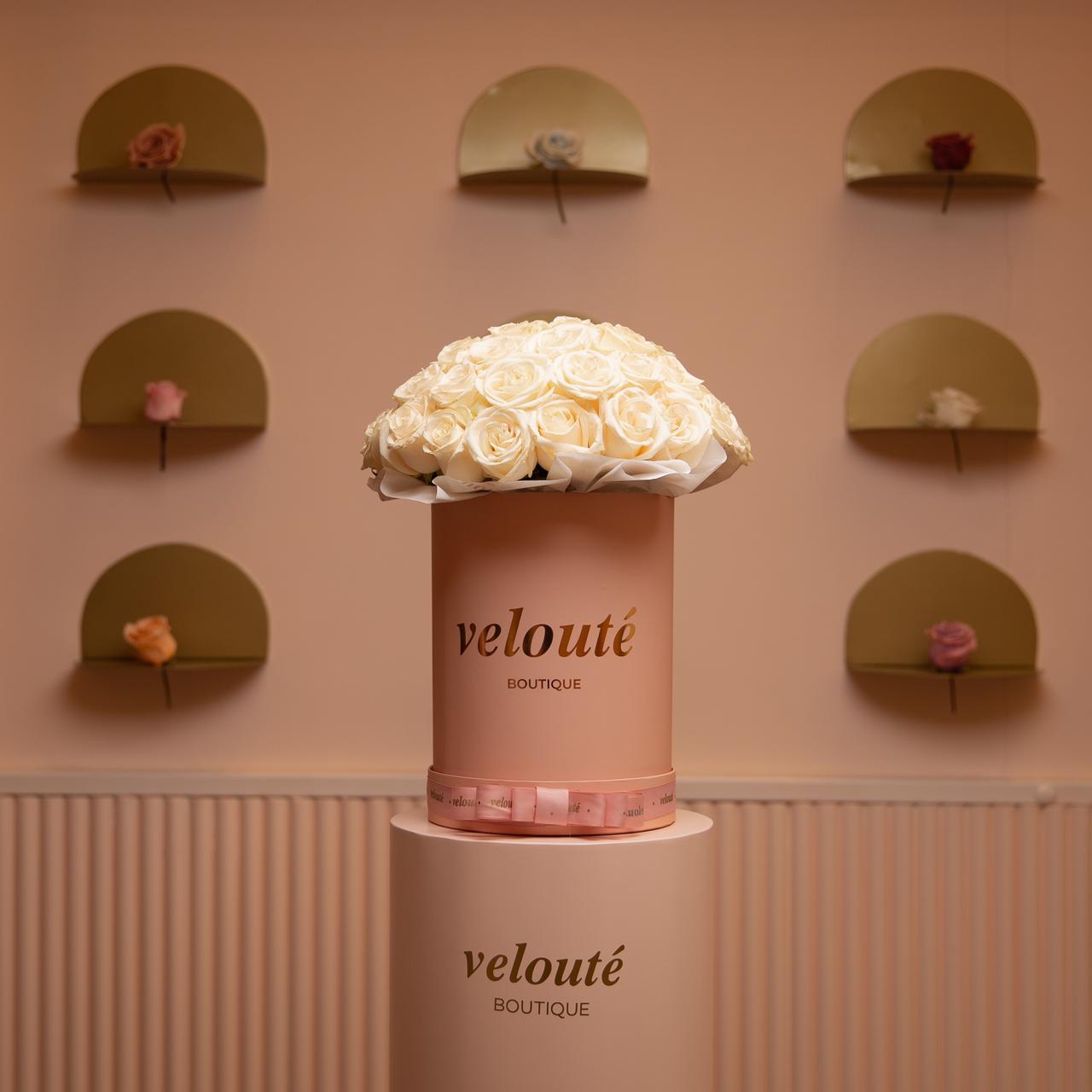 أقل من ٣٠٠ ريال