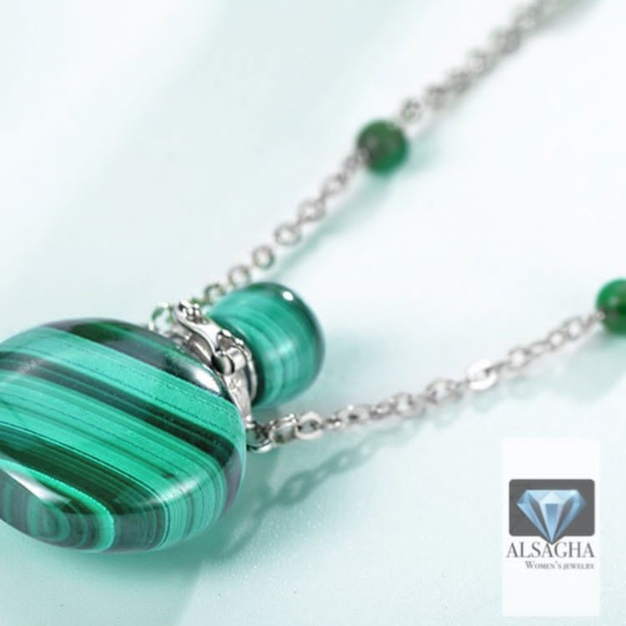 قلائد العطور