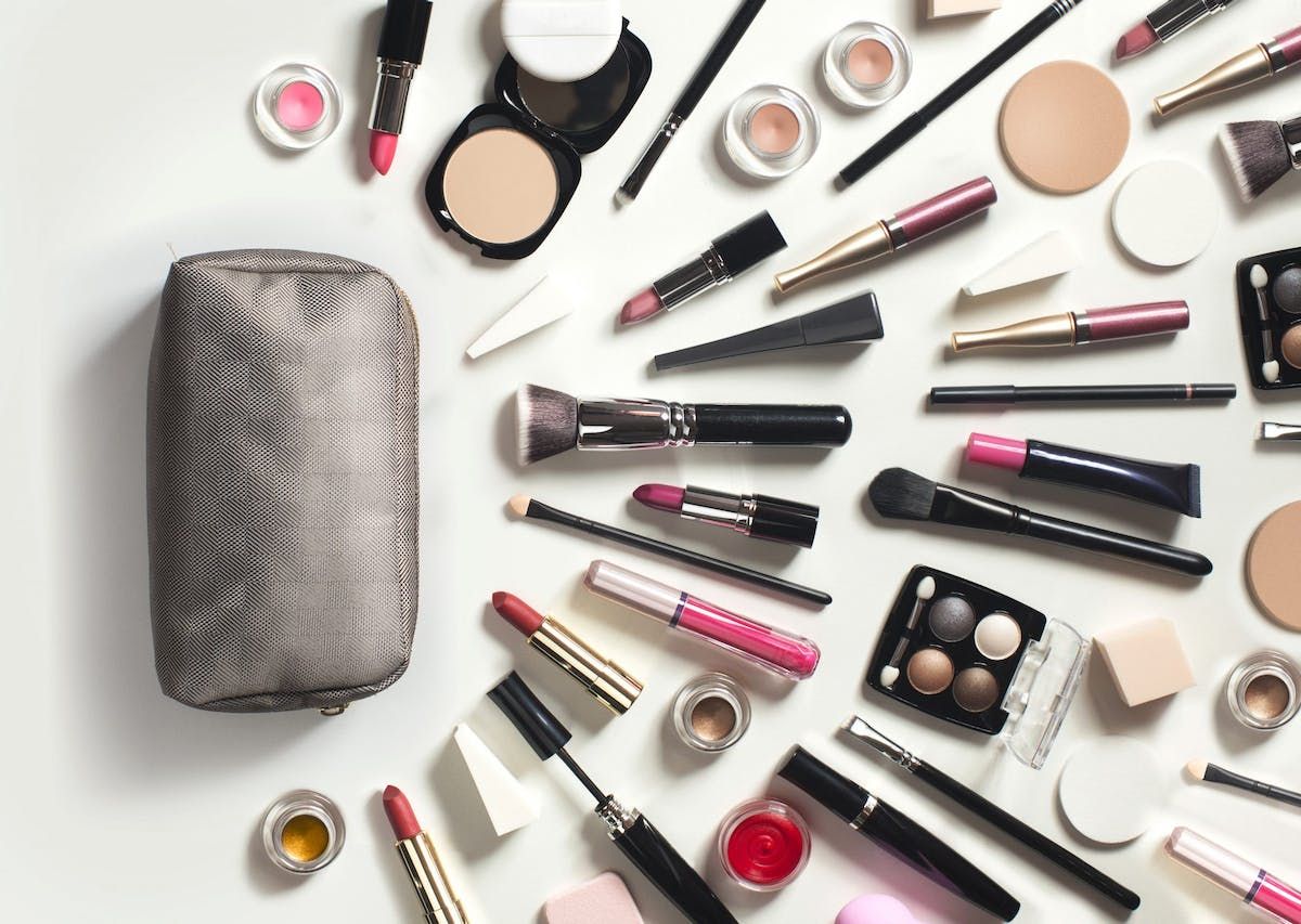 MAKEUP